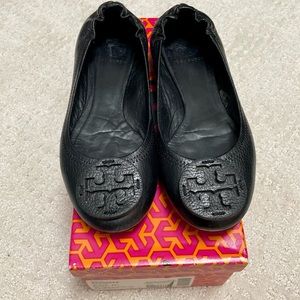 Tory Burch Reva Tumbled Leather Ballerina  black Flat Sz 7